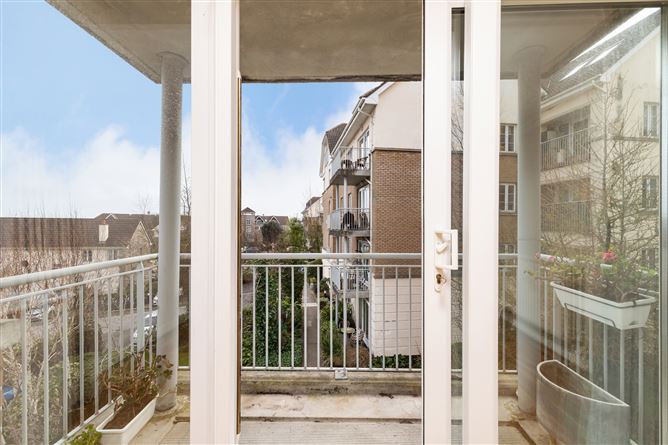 9 Glen Court, Stepaside Park, Stepaside, Dublin 18