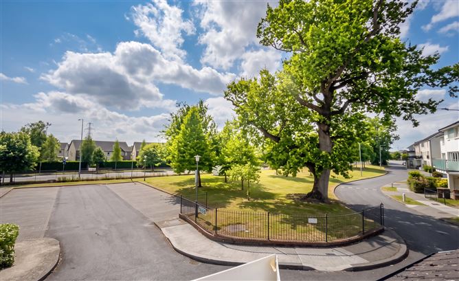 https://photos-a.propertyimages.ie/media/5/7/7/5018775/7a348103-47ec-444c-9b45-48fb66bb1a94_l.jpg