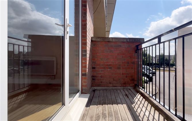 https://photos-a.propertyimages.ie/media/5/7/7/5018775/7a348103-47ec-444c-9b45-48fb66bb1a94_l.jpg