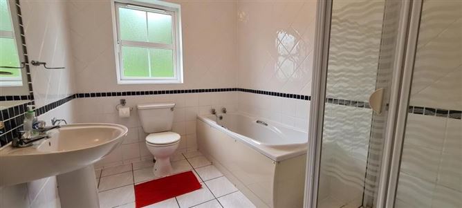 37 Shannon Grove, Carrick-On-Shannon, Leitrim