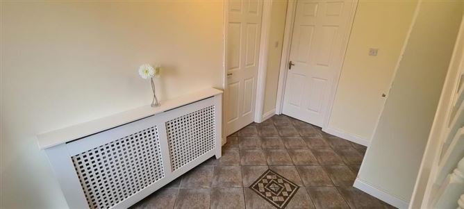 37 Shannon Grove, Carrick-On-Shannon, Leitrim