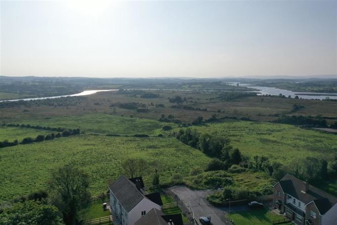37 Shannon Grove, Carrick-On-Shannon, Leitrim
