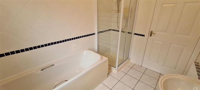 37 Shannon Grove, Carrick-On-Shannon, Leitrim