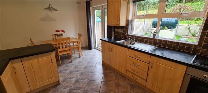 37 Shannon Grove, Carrick-On-Shannon, Leitrim