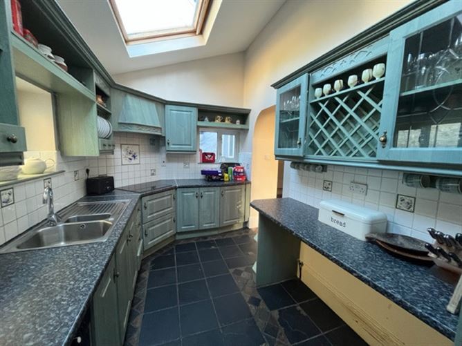 Rosenburg Low Road, Cobh, Cork