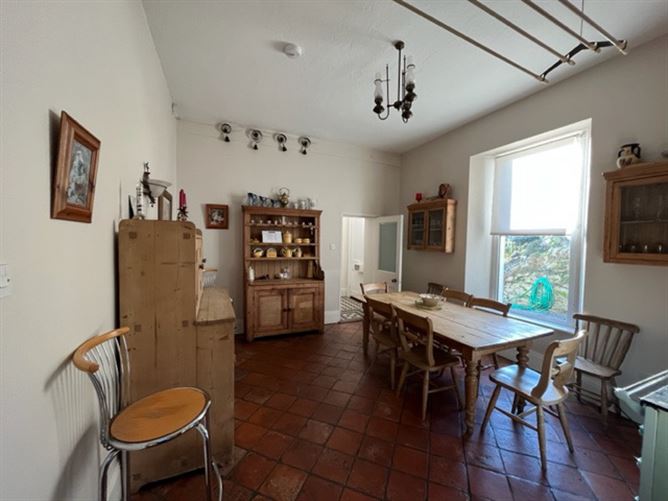 Rosenburg Low Road, Cobh, Cork