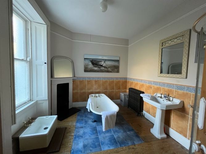 Rosenburg Low Road, Cobh, Cork