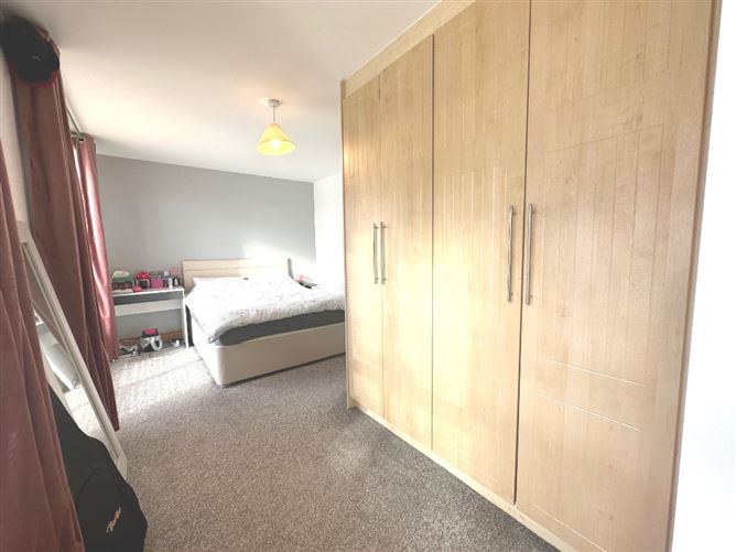 14 Castlegate Lawn, Adamstown, Co. Dublin