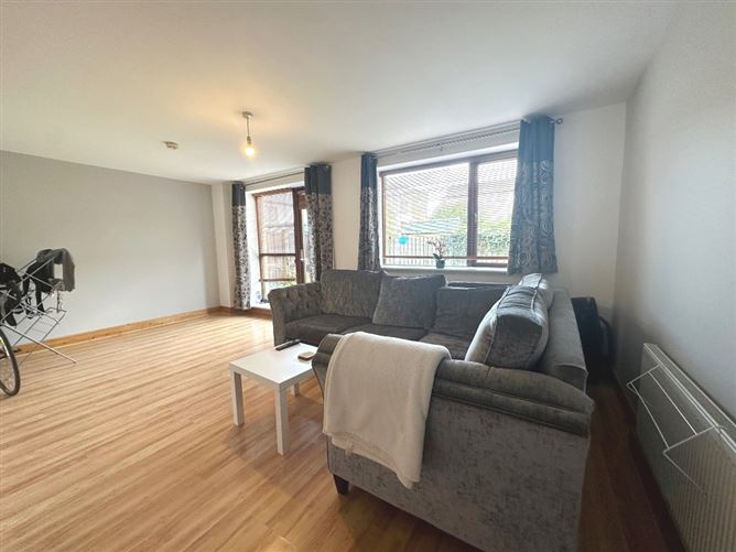 14 Castlegate Lawn, Adamstown, Co. Dublin