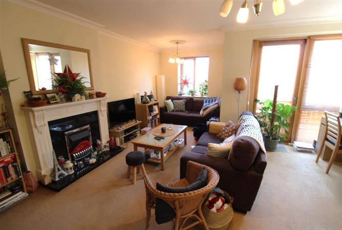 9 Keane Hall, Collegwood, Castleknock,   Dublin 15