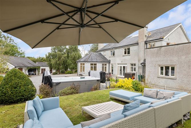 Trewithen Lodge on 5.5 acres & stables, Bonnettstown, Tullaroan Road, Co. Kilkenny