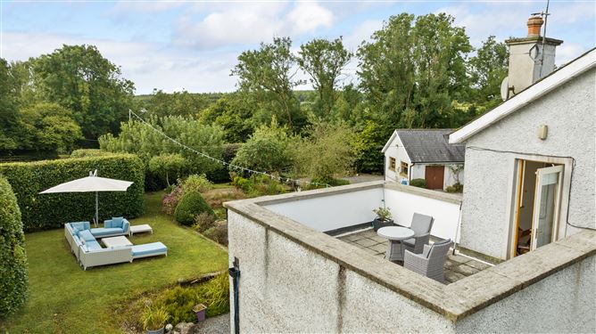 Trewithen Lodge on 5.5 acres & stables, Bonnettstown, Tullaroan Road, Co. Kilkenny