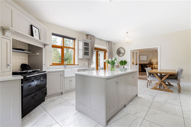 Trewithen Lodge on 5.5 acres & stables, Bonnettstown, Tullaroan Road, Co. Kilkenny