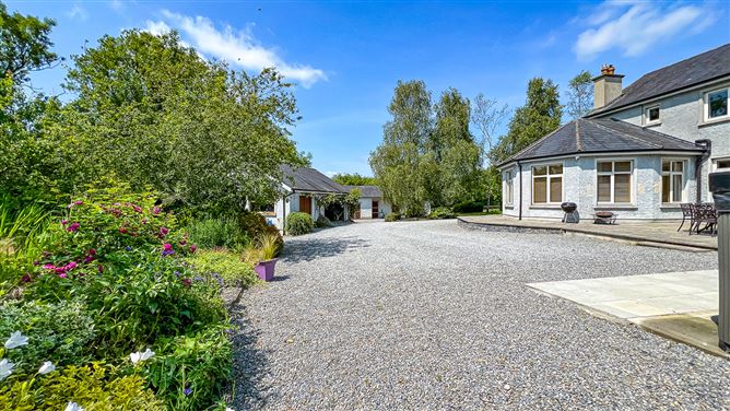 Trewithen Lodge on 5.5 acres & stables, Bonnettstown, Tullaroan Road, Co. Kilkenny