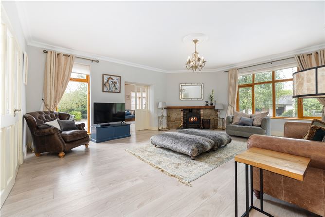 Trewithen Lodge on 5.5 acres & stables, Bonnettstown, Tullaroan Road, Co. Kilkenny