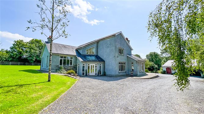 Trewithen Lodge on 5.5 acres & stables, Bonnettstown, Tullaroan Road, Co. Kilkenny
