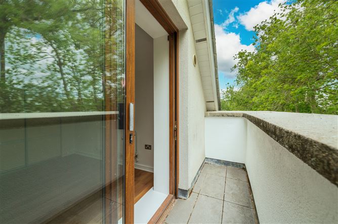 https://photos-a.propertyimages.ie/media/5/7/9/5001975/1764e2b8-f3f6-4a51-b320-c42061e8d2b6_l.jpg