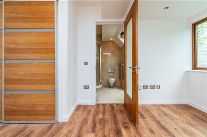 https://photos-a.propertyimages.ie/media/5/7/9/5001975/1764e2b8-f3f6-4a51-b320-c42061e8d2b6_l.jpg