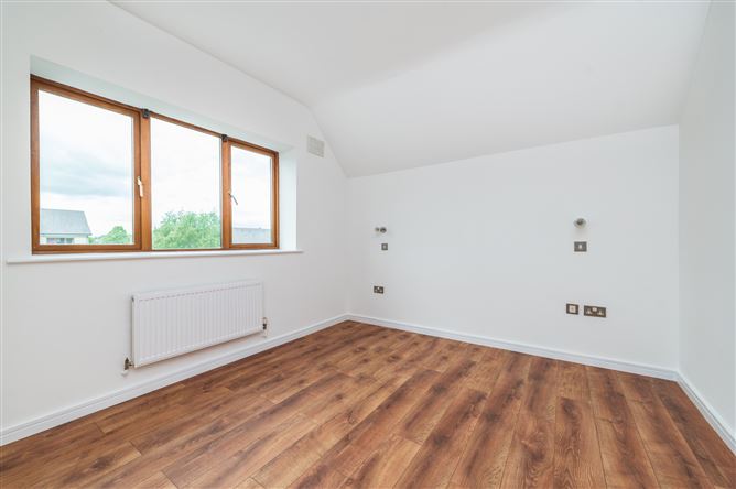 https://photos-a.propertyimages.ie/media/5/7/9/5001975/1764e2b8-f3f6-4a51-b320-c42061e8d2b6_l.jpg