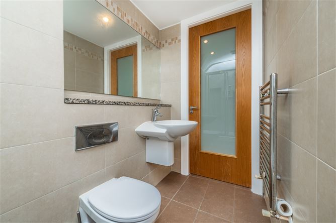 https://photos-a.propertyimages.ie/media/5/7/9/5001975/1764e2b8-f3f6-4a51-b320-c42061e8d2b6_l.jpg