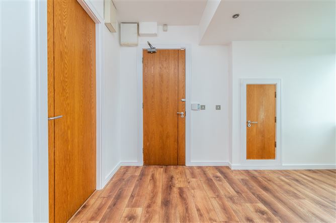 https://photos-a.propertyimages.ie/media/5/7/9/5001975/1764e2b8-f3f6-4a51-b320-c42061e8d2b6_l.jpg
