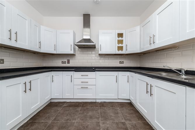 https://photos-a.propertyimages.ie/media/5/7/9/5001975/1764e2b8-f3f6-4a51-b320-c42061e8d2b6_l.jpg