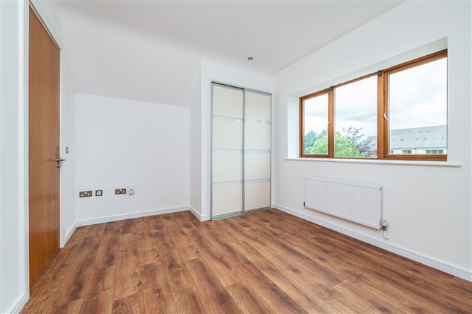 https://photos-a.propertyimages.ie/media/5/7/9/5001975/1764e2b8-f3f6-4a51-b320-c42061e8d2b6_l.jpg