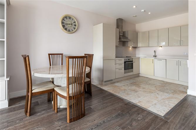 4 Orchard Hall, Hamilton Park, Castleknock, Dublin 15