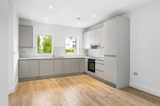 3 Heathfield, Monkstown, Co. Dublin., Co. Cork