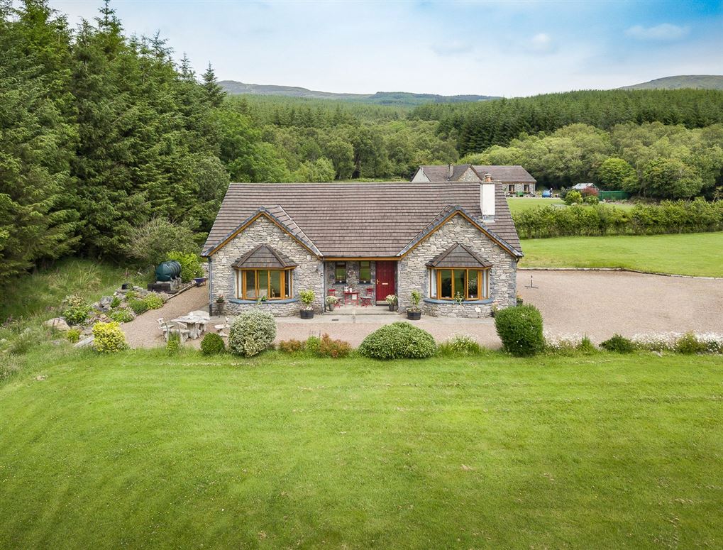 Kennedys Cottage, Cummeen Upper, Kilgarvan, Co. Kerry