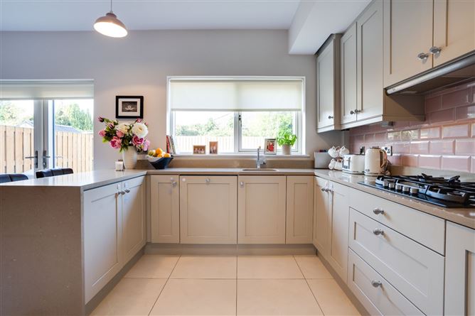 34 Woodbank, Shankill, Dublin 18