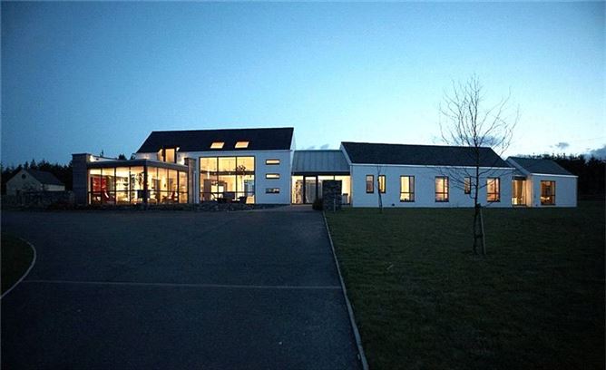 Moorfield Lodge, Aughnagaddy, Ramelton, Co. Donegal