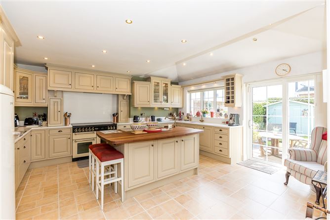 12 Tudor Court, Malahide,   County Dublin