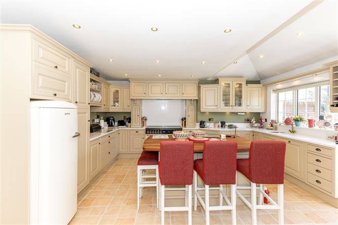 12 Tudor Court, Malahide,   County Dublin