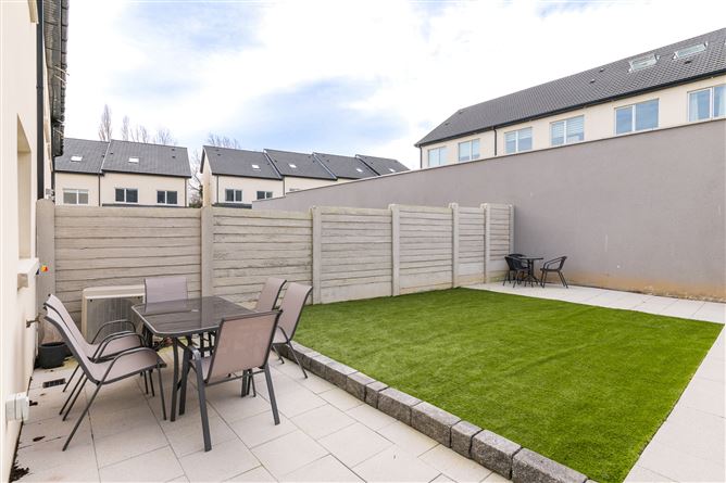 2 Clay Farm Lawn, Leopardstown, Dublin 18