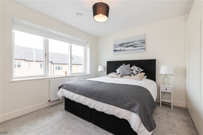 2 Clay Farm Lawn, Leopardstown, Dublin 18