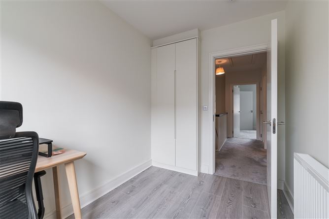 2 Clay Farm Lawn, Leopardstown, Dublin 18