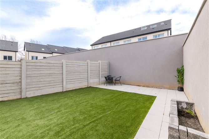 2 Clay Farm Lawn, Leopardstown, Dublin 18