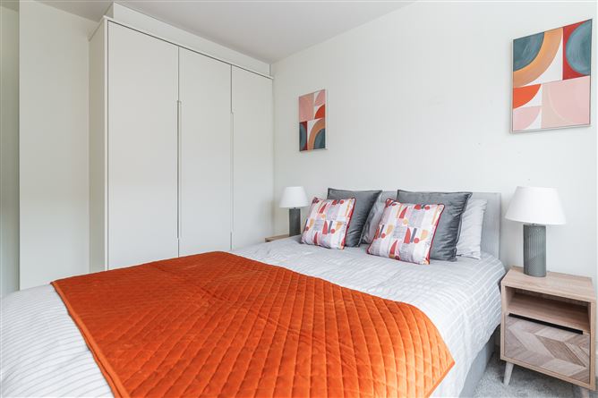 2 Clay Farm Lawn, Leopardstown, Dublin 18