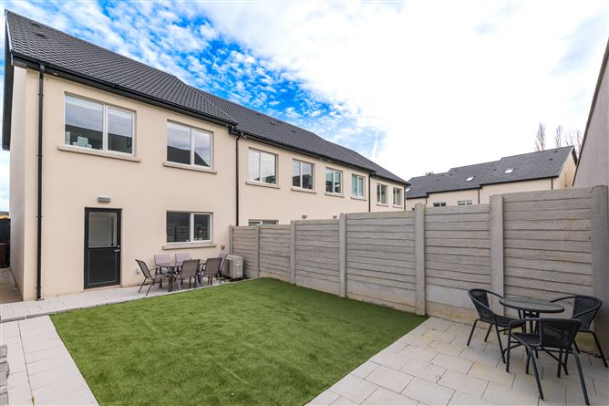 2 Clay Farm Lawn, Leopardstown, Dublin 18