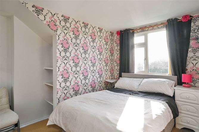 https://photos-a.propertyimages.ie/media/5/8/0/4904085/4c623c0a-320d-4d96-9c7e-d2acbbff4cb1_l.jpg