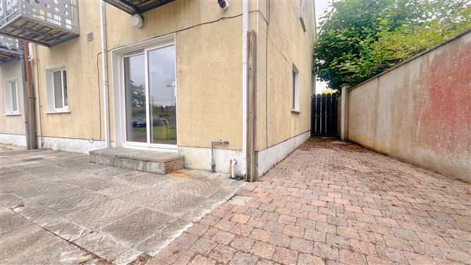 1 Cúirt Slua, Church Street, Ballinasloe, Galway