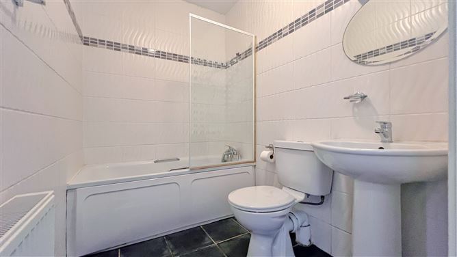 1 Cúirt Slua, Church Street, Ballinasloe, Galway