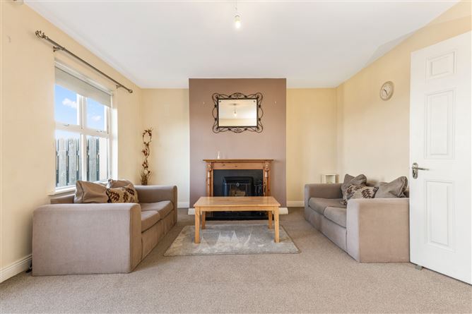 25 Belleville, New Ross, Co. Wexford