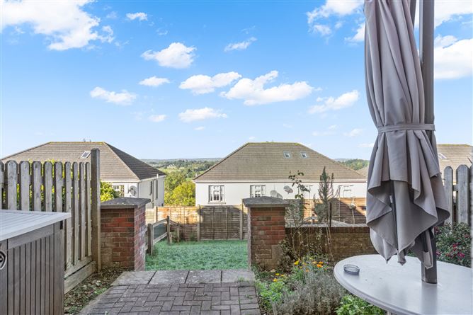 25 Belleville, New Ross, Co. Wexford