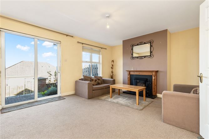 25 Belleville, New Ross, Co. Wexford