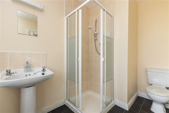 25 Belleville, New Ross, Co. Wexford