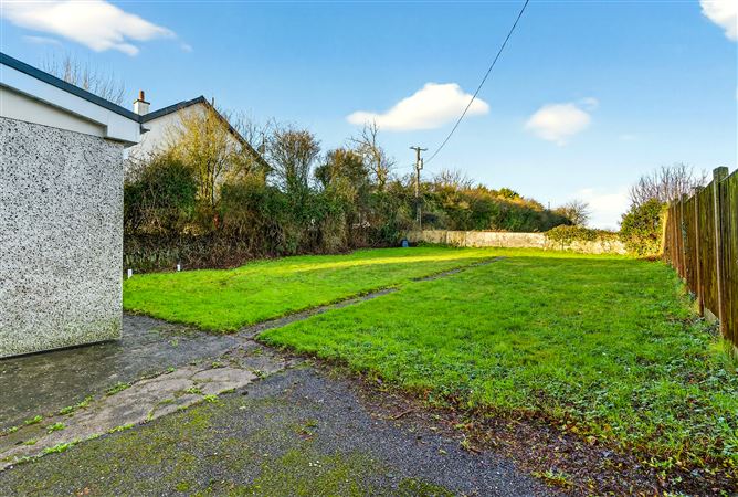 Whitethorn, Waterfall Road, Waterfall, Cork