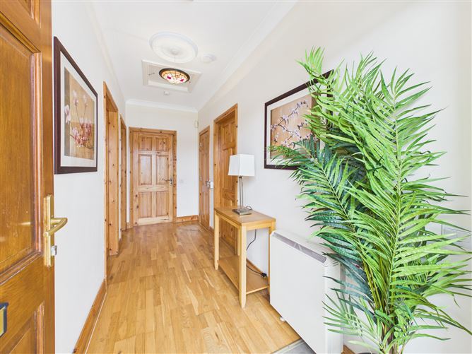 1 Oakwood Retirement Village, Roscommon, Co. Roscommon