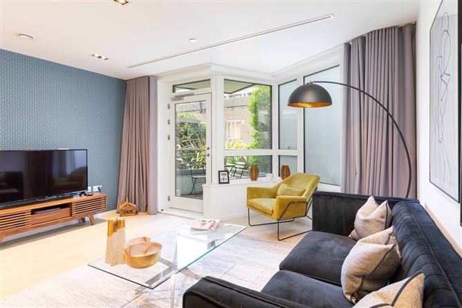 Parkside Morning in Bayswater,London,Greater London,United Kingdom